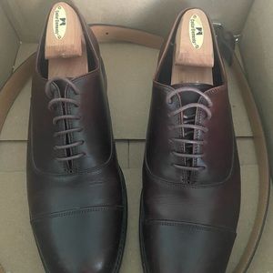 Gently used men’s dress shoes